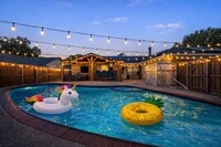 Building Photo - 913 Sandhurst Dr