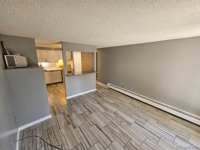 Building Photo - 1302 S Parker Rd