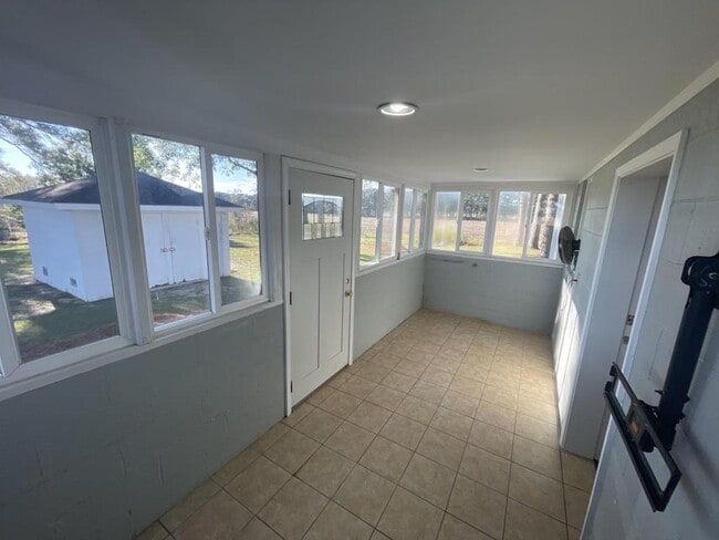 Building Photo - 7443 Rennert Rd