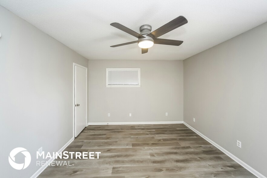 Building Photo - 8553 Chesterfield Dr