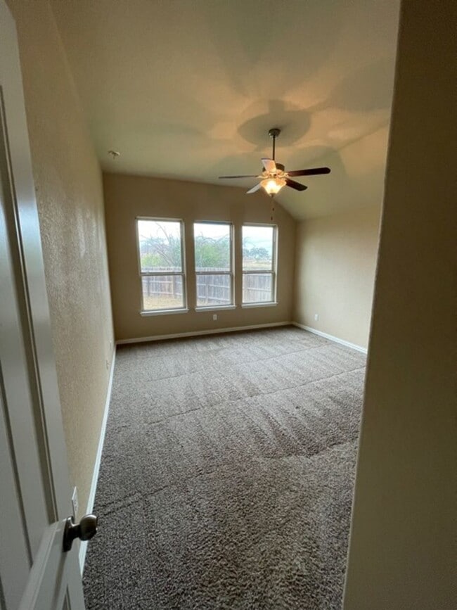 Building Photo - Move-In Ready! Stunning 1.5-Story Home wit...