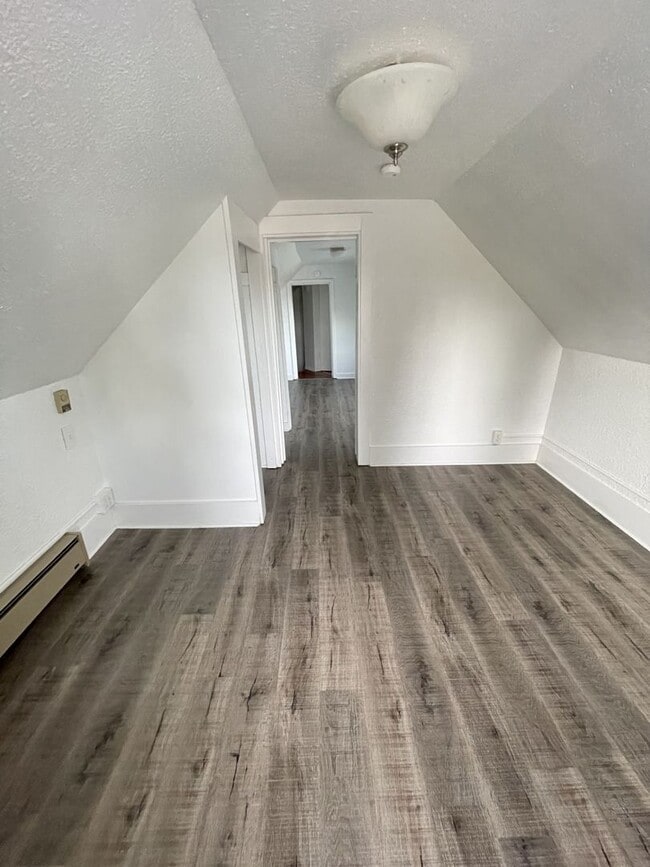 Building Photo - 3 Bedroom, Near Western Washington University