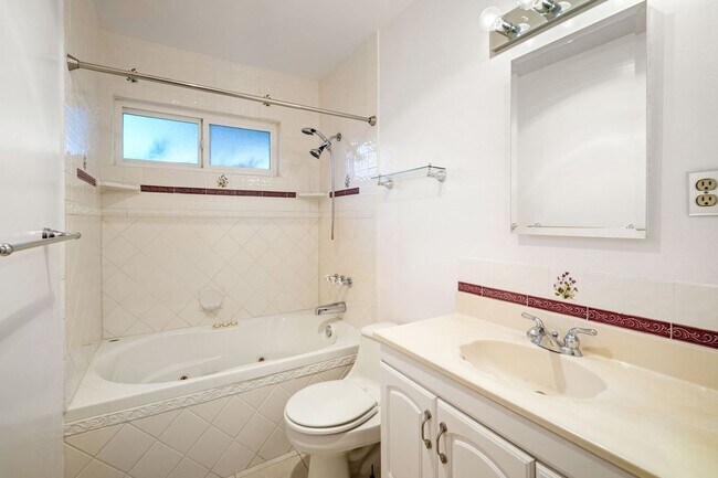 Building Photo - 3534 Hearst Dr