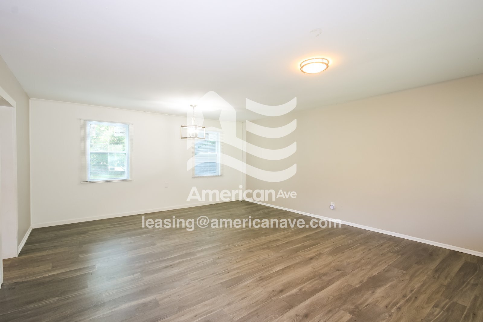 Building Photo - 1126 Alfred St NE