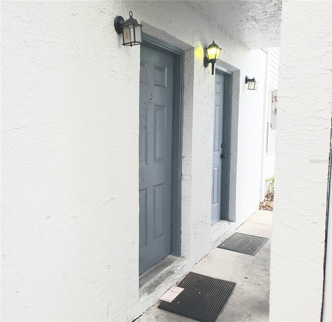 Building Photo - 7100 Waterside Dr