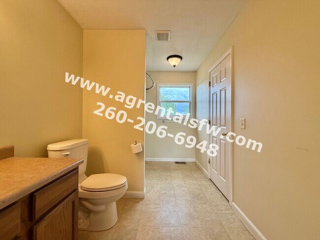 Building Photo - 3 Bedroom House - $300 off first months rent