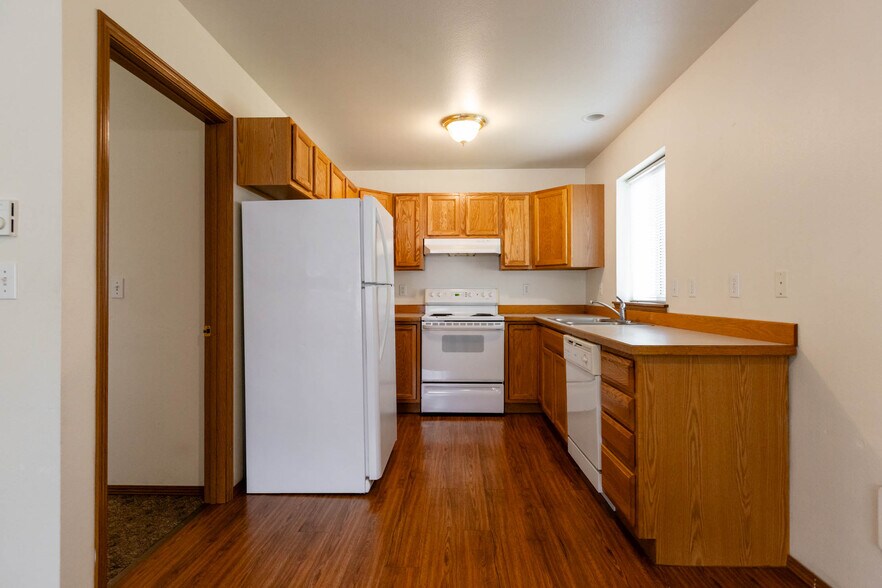 Kitchen - 1913 N Chestnut St