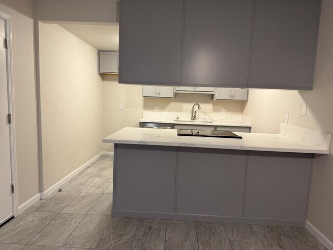 Building Photo - 5419 E Knoll Drive