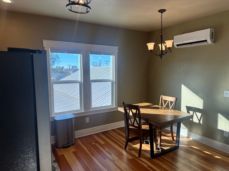 Building Photo - 1309 Michigan Ave