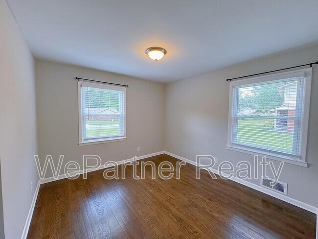 Building Photo - 3469 Navaho Trail SE