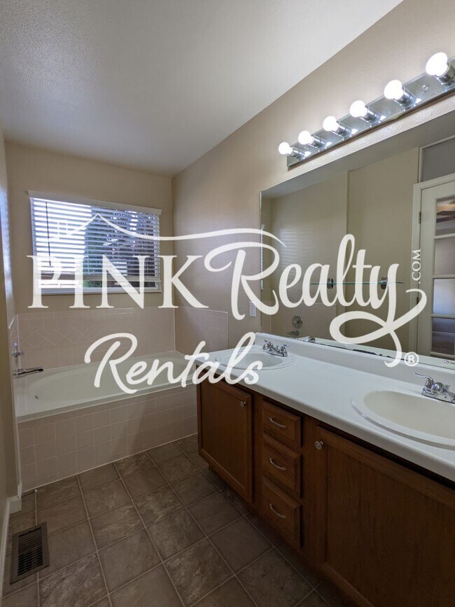 Building Photo - 415 Garwood Ct