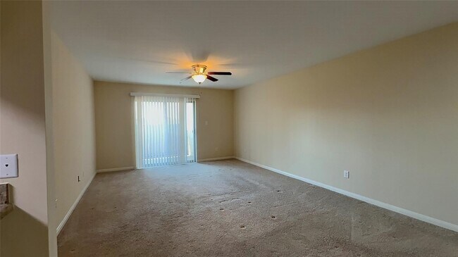 Building Photo - 8415 Hearth Dr