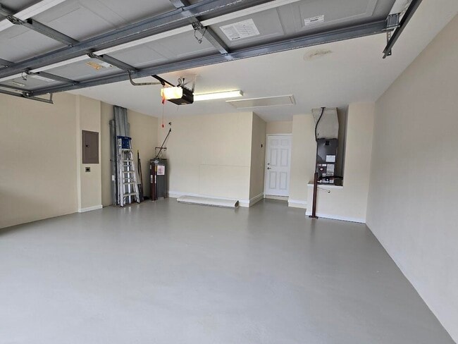 Building Photo - 1463 SE Tidewater Pl