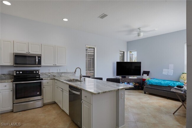 Building Photo - 9130 Spring Mountain Way