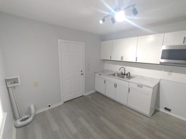 Building Photo - 1340 Ida St