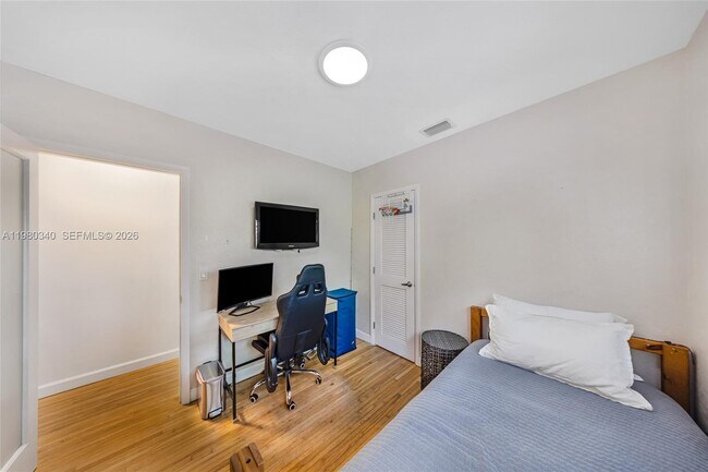 Building Photo - 172 Bentley Dr