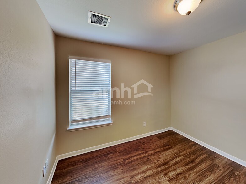 Building Photo - 8034 Singing Sonnet Ln