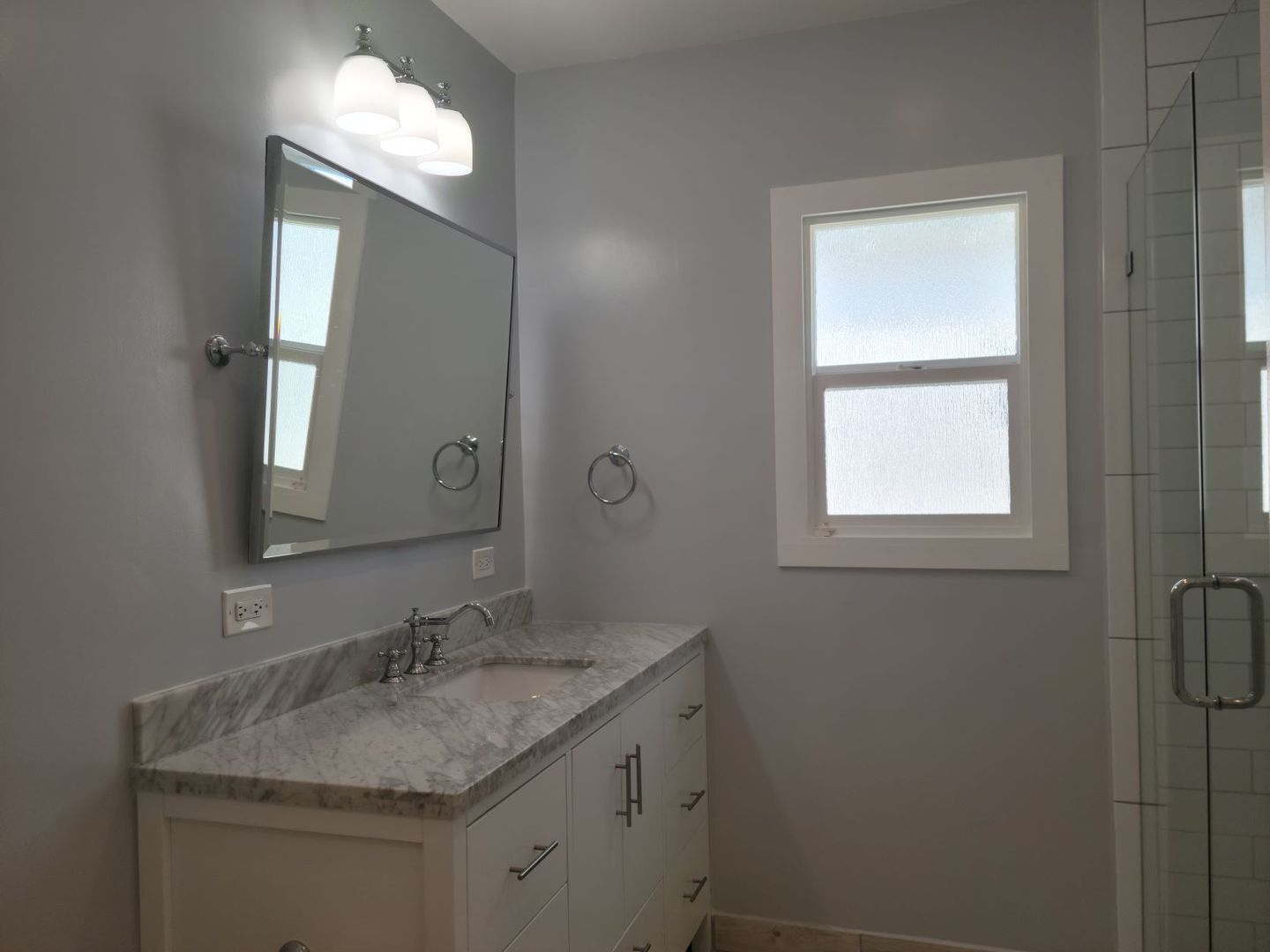 Building Photo - Stunning Remodeled 4 Bedroom House with Large Front Yard, Garage, Pool & Spa in Studio City!