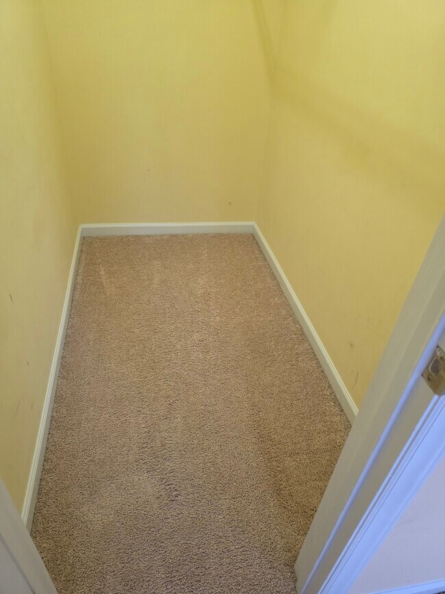 Building Photo - 3004 Knottsberry Way