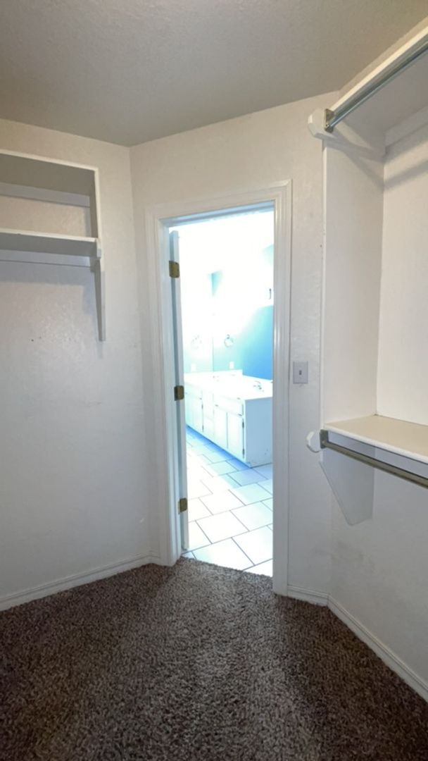 Building Photo - Well-maintained 3-bedroom, 2-bath home in ...