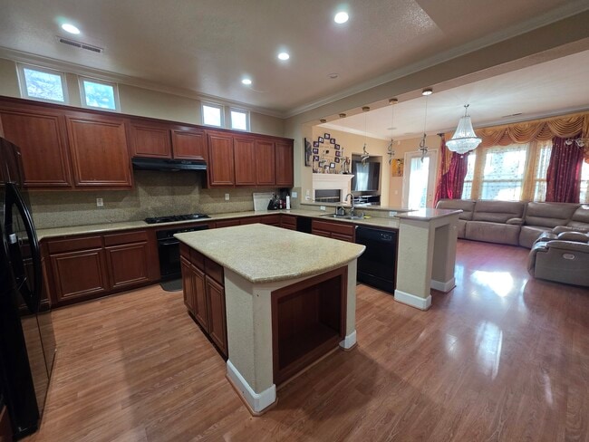 Building Photo - 1850 Ballybunion Dr