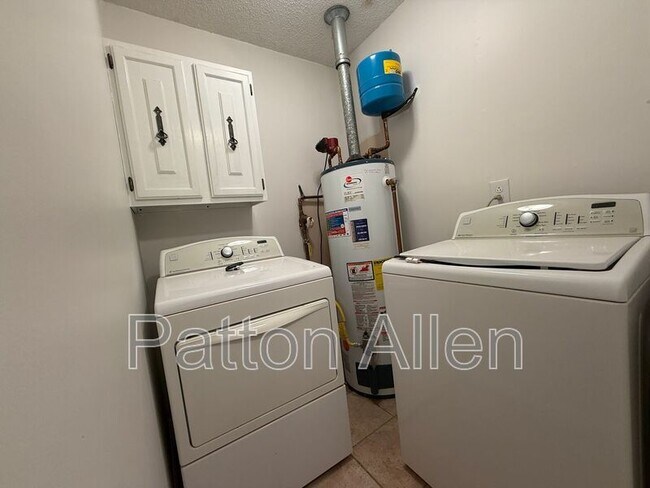 Building Photo - 105 Scottlynn Ct