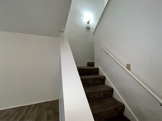 Building Photo - 8038 Sands Point Dr