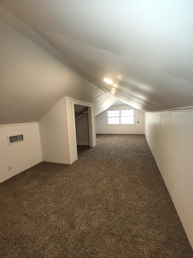 Building Photo - 65 Hooks Rd