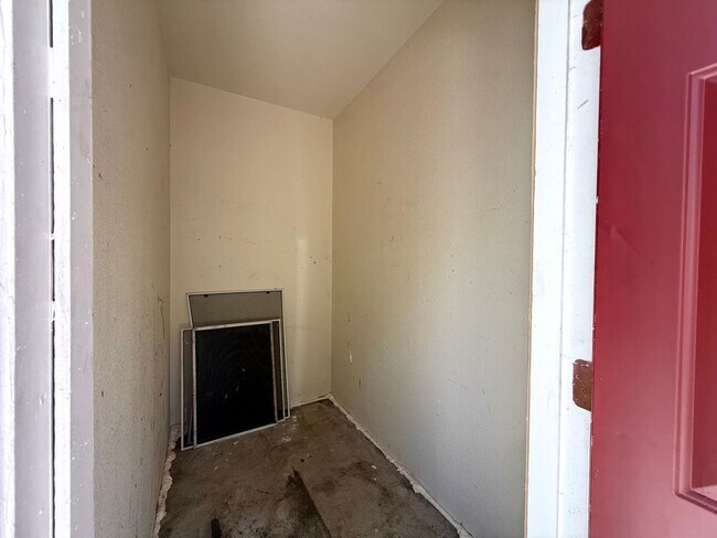 Building Photo - 6912 Meador Ave