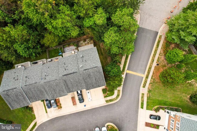 Building Photo - 2655 Glenriver Way