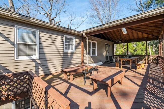 Building Photo - 1135 Vista Trail NE