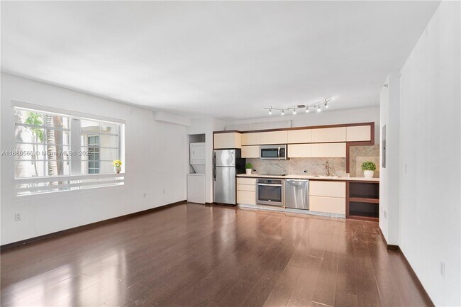 Building Photo - 435 21st St