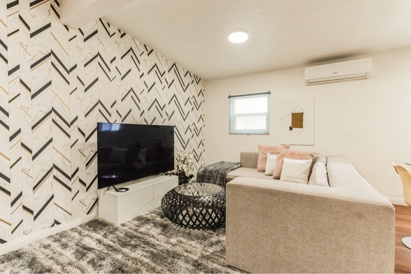 Building Photo - 1519 W 37th Pl