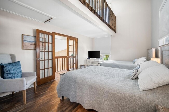 Building Photo - 10 Explorer Rd