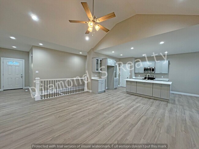 Building Photo - Brand New Build in Desirable Ozark Neighborhood!