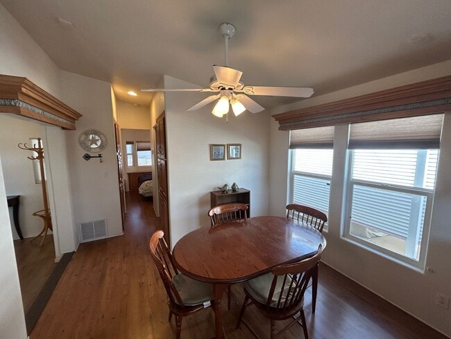 Building Photo - 17200 W Bell Rd