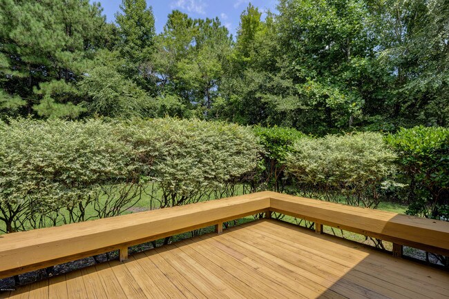 Building Photo - 203 Wagon Wheel Way