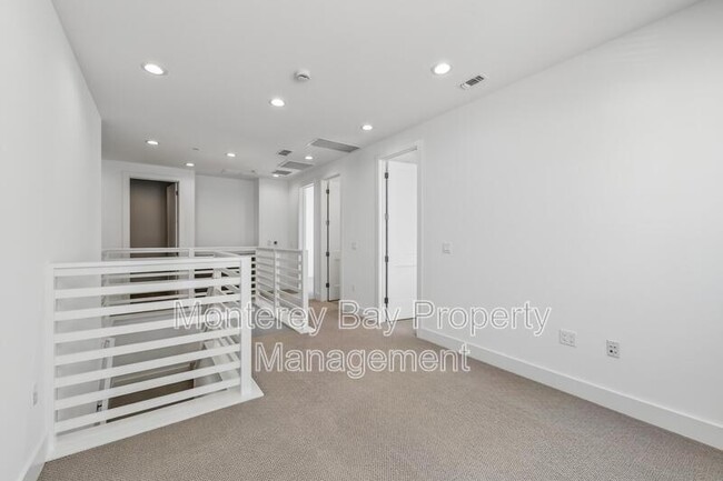 Building Photo - 108 8th St