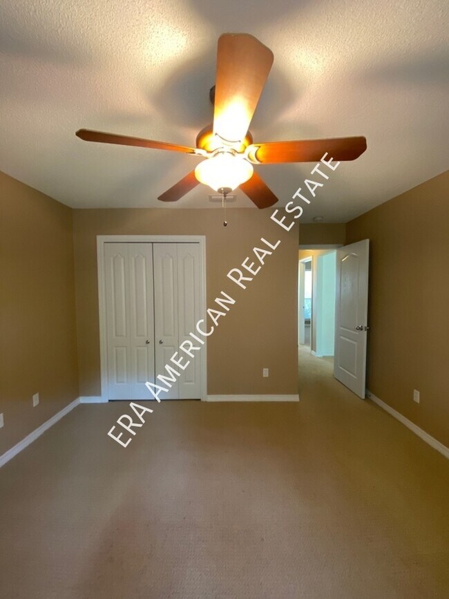 Building Photo - 1922 Everglades Dr