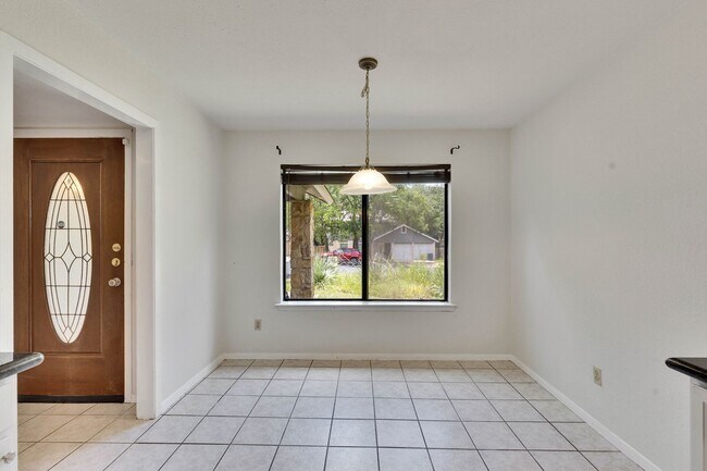 Building Photo - Great 3 bedroom home in South Austin!