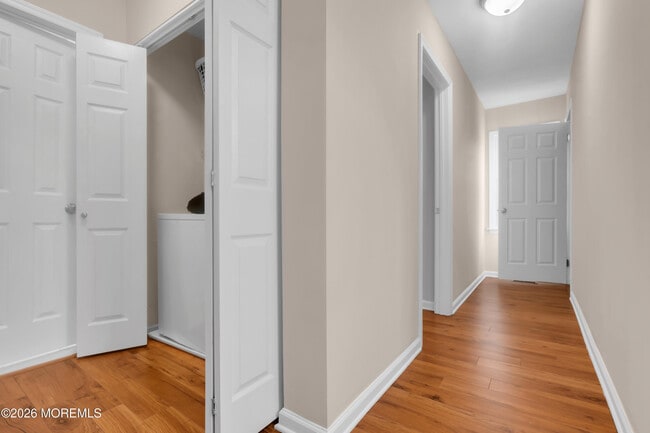 Building Photo - 30 Shilling Way