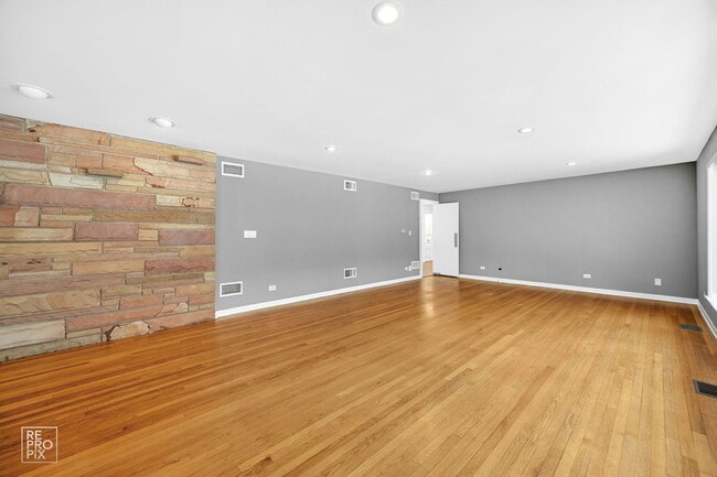 Building Photo - 23670 N Elm Rd