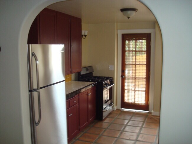 Building Photo - 331