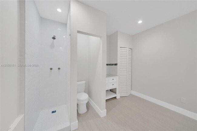 Building Photo - 7555 SW 28th Street Rd