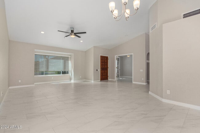Building Photo - 9138 E Davenport Dr
