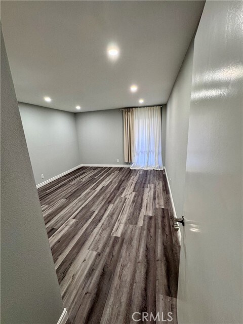 Building Photo - 1127 E Del Mar Blvd