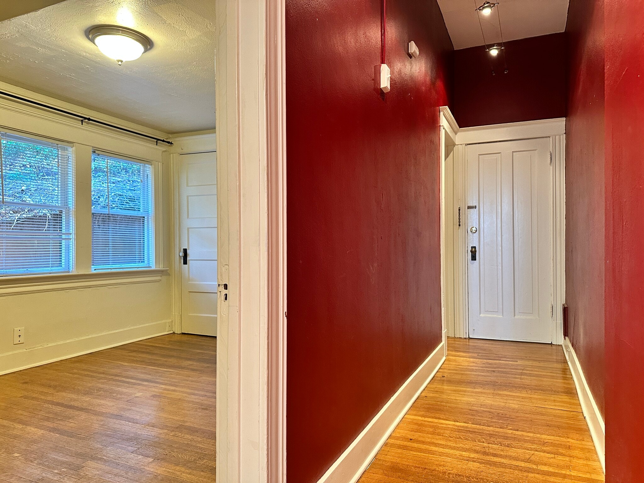 Building Photo - 1843 SW 16th Ave