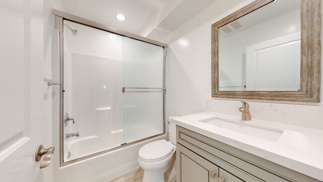 Building Photo - 4452 Turquoise St