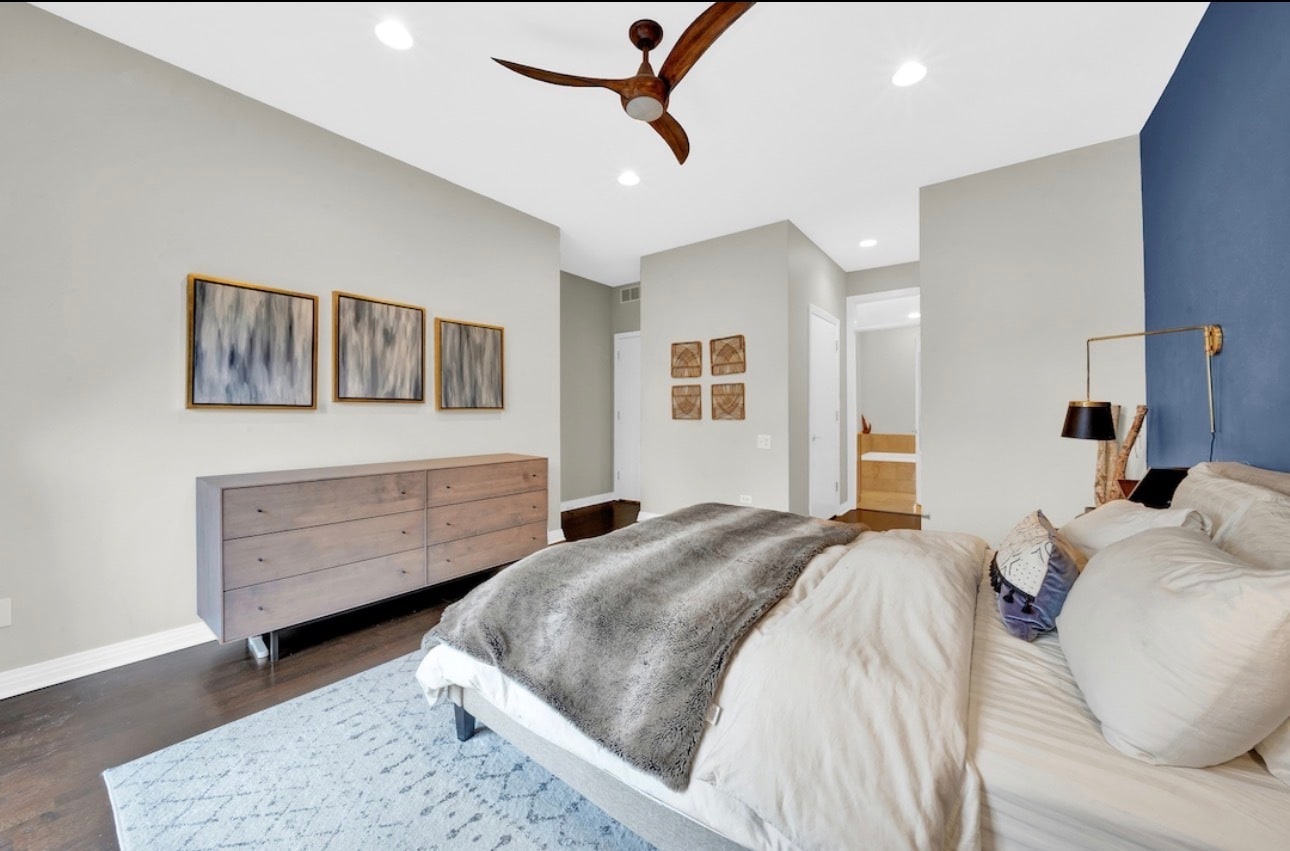 Building Photo - 550 W Fulton St