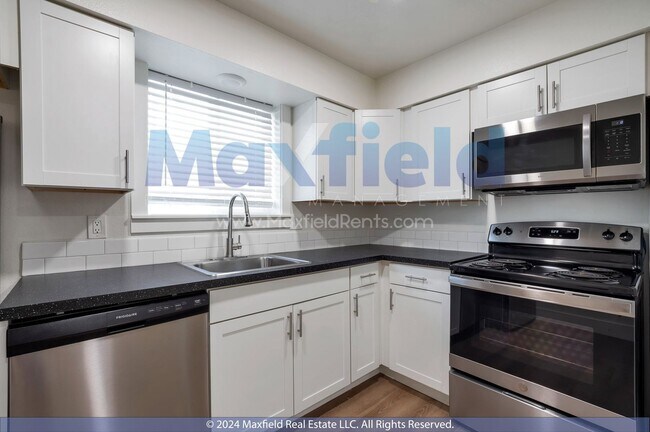 Building Photo - North Salt Lake 2 BD 1 BA Only $500 Deposi...